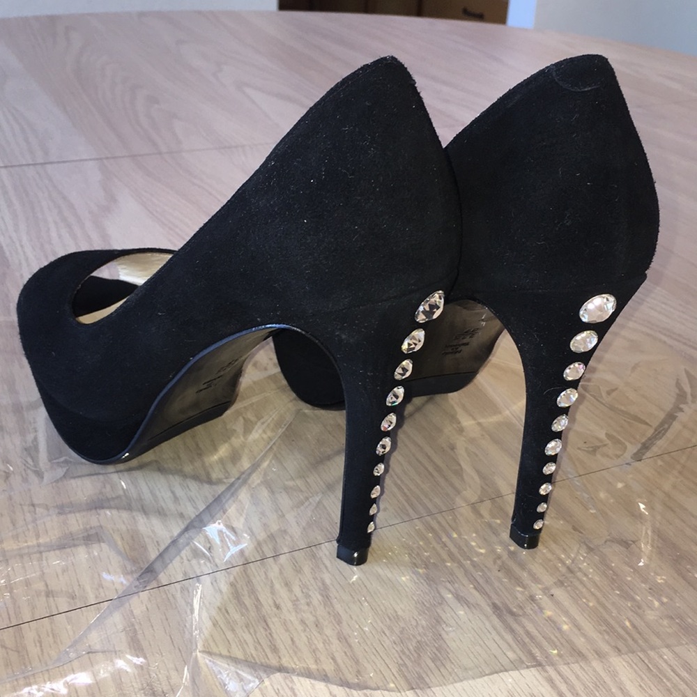 HELENE SPARK Suede Peep Toe Pump